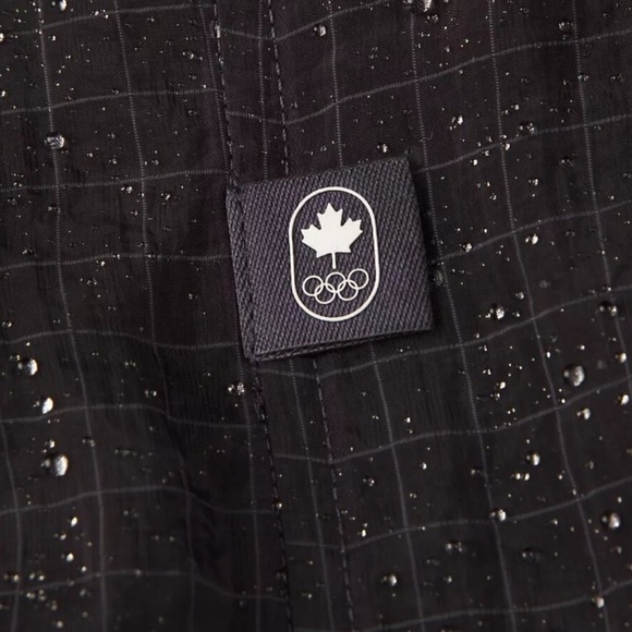 Lululemon NWT Team Canada Translucent Hooded Jacket Paris Olympics 2024 - Picture 4 of 13